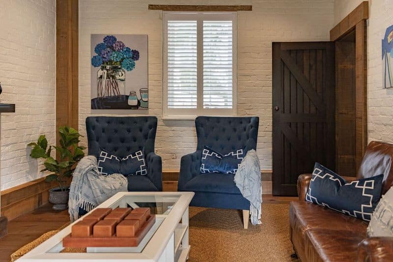 Two King Suites with Lounge